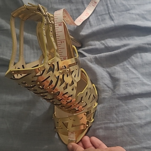 Brian Atwood Laconica Mirrored Laser-Cut Cage Sandal, Gold, Sz 6/36 - Picture 8 of 8